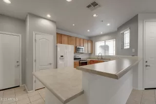 Photo #3: 6596937 Listing