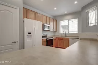 Photo #5: 6596937 Listing