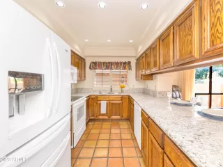 Photo #5: 6596943 Listing