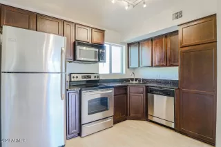 Photo #2: 6597192 Listing