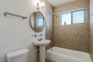 Photo #5: 6597192 Listing