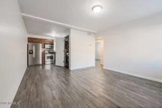 More Details about MLS # 6597209 : 310 W EARLL DRIVE#108