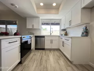 Photo #5: 6597345 Listing