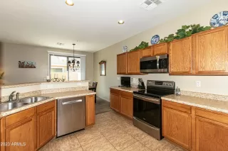 Photo #5: 6597369 Listing