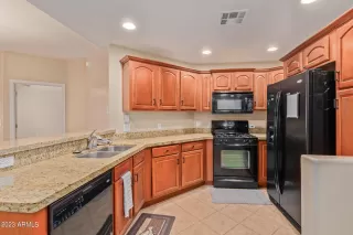 Photo #4: 6597573 Listing