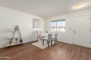 Photo #5: 6597849 Listing