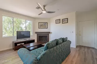 Photo #5: 6598295 Listing