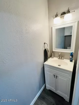 Photo #6: 6598500 Listing