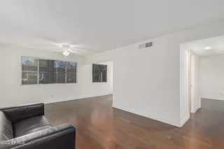 Photo #6: 6598620 Listing 