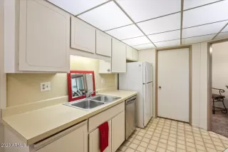 Photo #5: 6598665 Listing