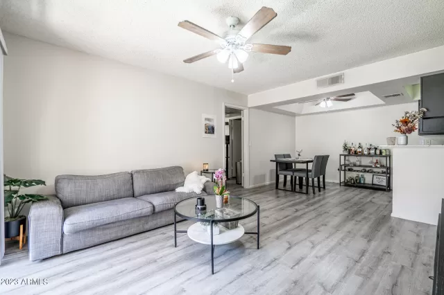 MLS: 6598689 Condo For Sale