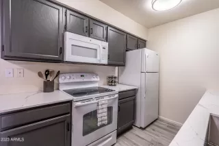 Photo #3: 6598689 Listing