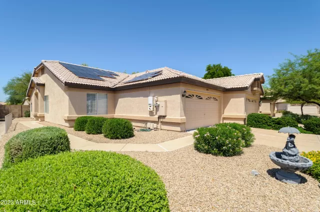 MLS: 6598702 Condo For Sale