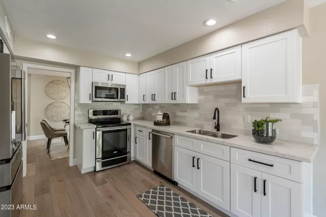 MLS: 6598758 Condo For Sale