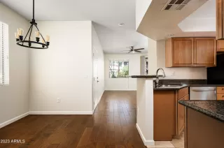 Photo #5: 6598910 Listing