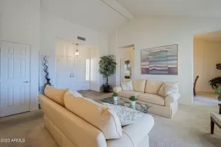 Photo #3: 6598946 Listing