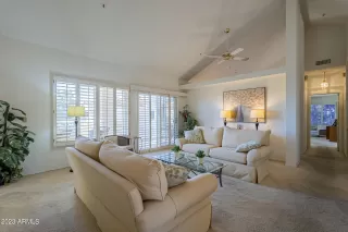 Photo #4: 6598946 Listing