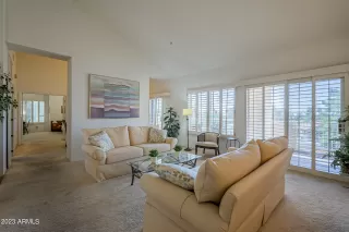 Photo #5: 6598946 Listing