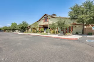 Photo #4: 6599203 Listing