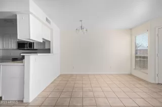 Photo #5: 6599230 Listing