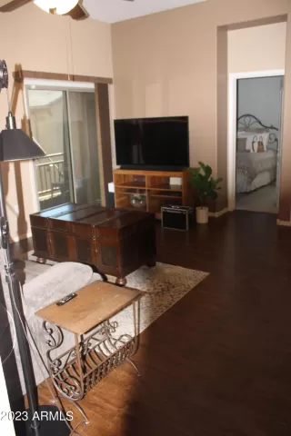 Photo #6: 6599336 Listing