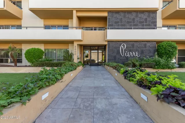 MLS: 6599425 Condo For Sale