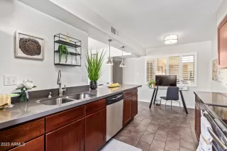 Photo #6: 6599425 Listing