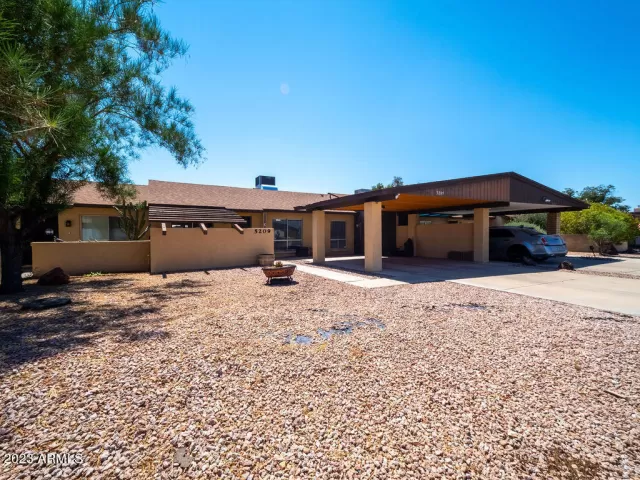 MLS: 6599562 Condo For Sale