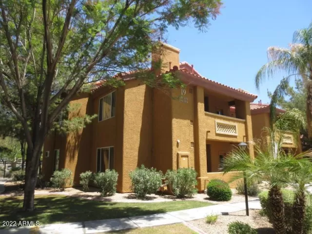 MLS: 6599814 Condo For Sale