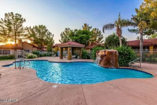 Photo #6: 6599814 Listing