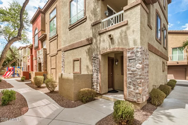 MLS: 6600003 Condo For Sale