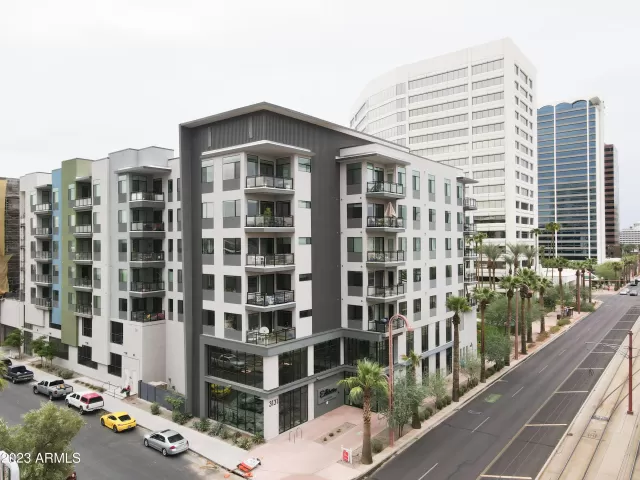 MLS: 6600233 Condo For Sale