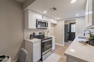 Photo #5: 6600593 Listing 