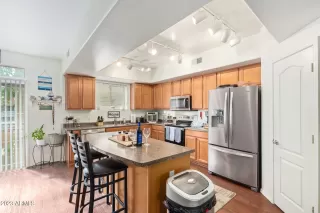 Photo #2: 6600656 Listing 