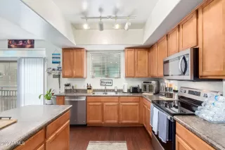 Photo #5: 6600656 Listing 