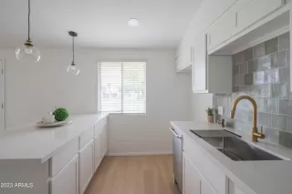 Photo #5: 6600831 Listing