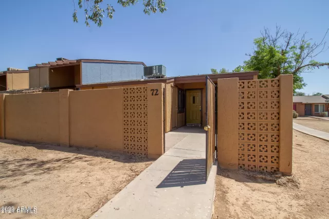 MLS: 6600885 Condo For Sale