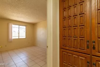 Photo #5: 6600885 Listing