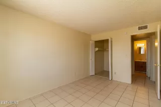 Photo #6: 6600885 Listing