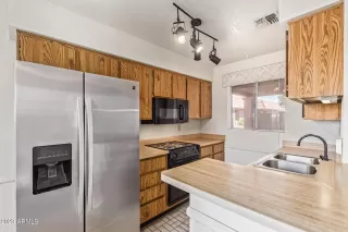 Photo #5: 6601585 Listing