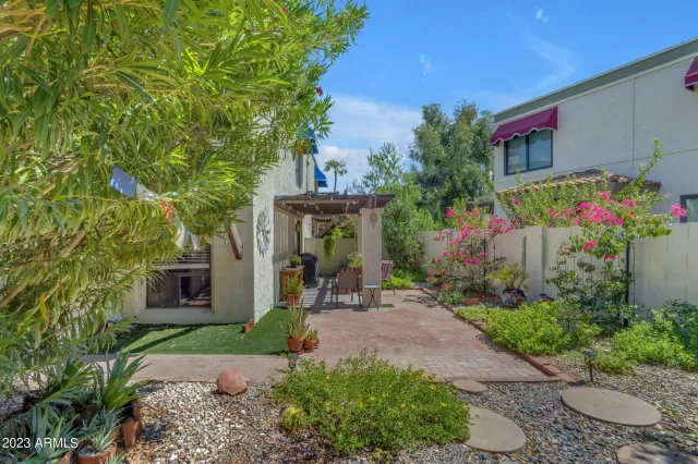 MLS: 6601656 Condo For Sale