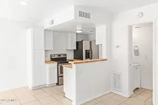 Photo #5: 6601745 Listing 