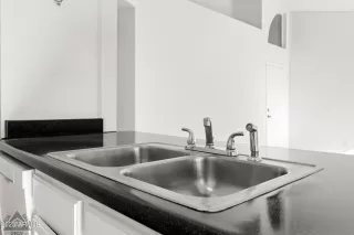 Photo #5: 6601871 Listing