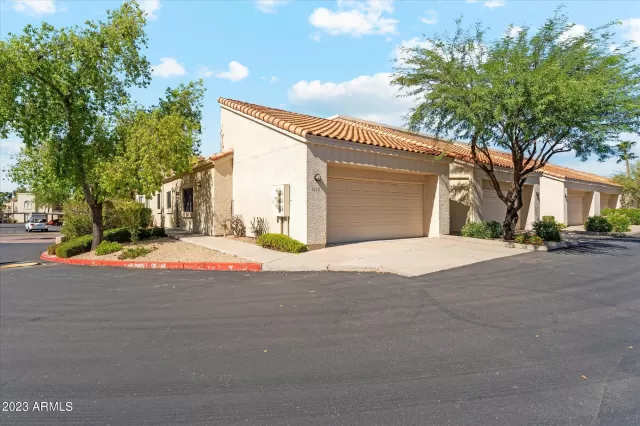 MLS: 6601908 Condo For Sale