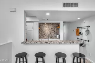 Photo #5: 6602144 Listing