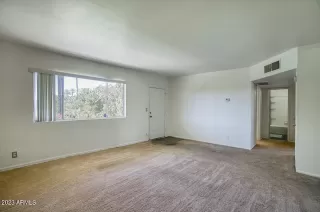 Photo #3: 6602268 Listing