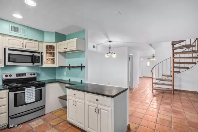 MLS: 6602270 Condo For Sale