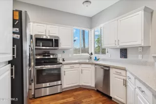 Photo #2: 6602619 Listing