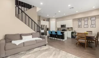 Photo #2: 6602719 Listing 