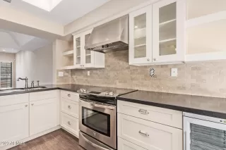 Photo #6: 6602796 Listing